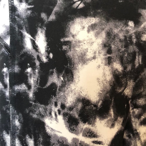 Under Armor Workout Capris - Picture 2 of 5